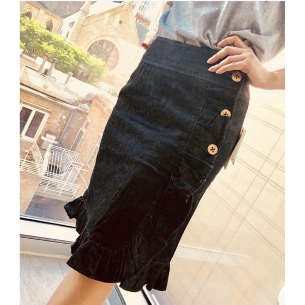 Leifsdottir Anthropologie Cotton Stretch Button Ruffle Black Denim Skirt 4/Small